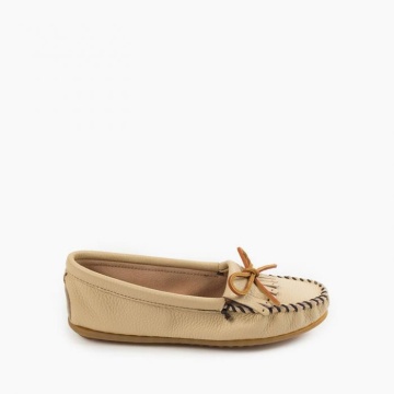Minnetonka Ladies Deerskin Kilty Moccasin