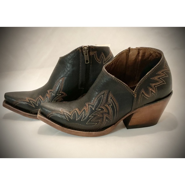 Ariat