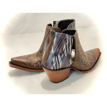Ariat